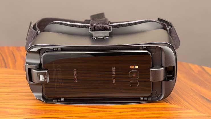 File:Samsung Gear VR (2017).jpg