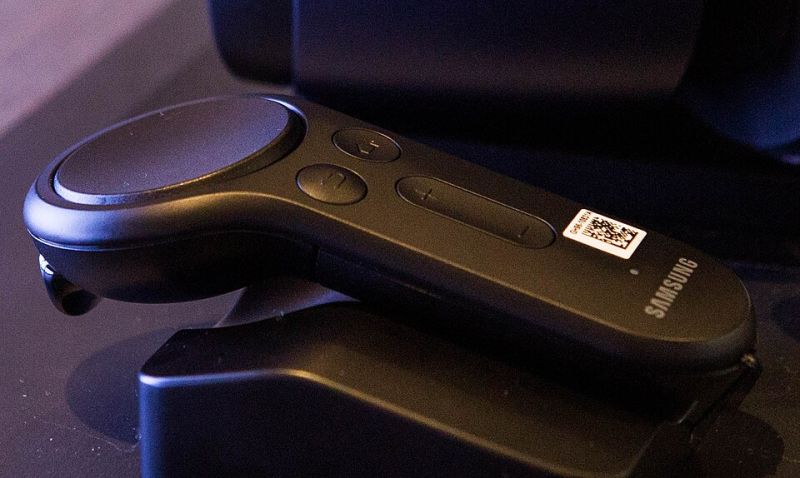 File:Samsung Gear VR Controller.jpg