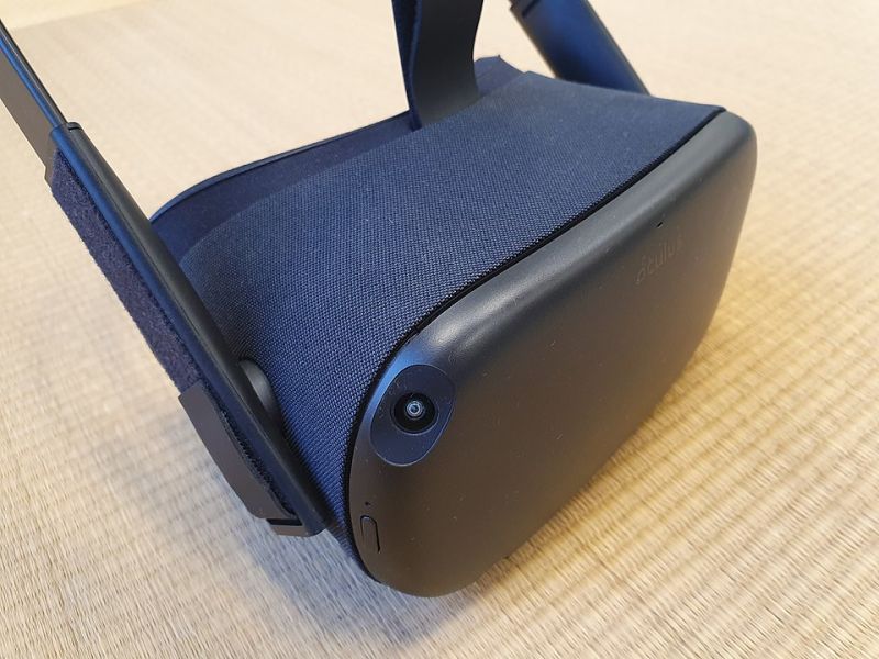 File:Oculus Quest.jpg
