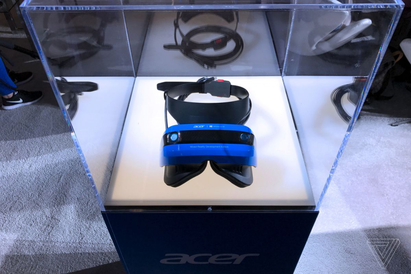 File:Acer VR Headset.png