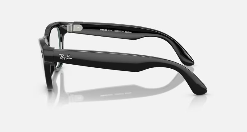 File:Ray-ban meta ai glasses skyler43.jpg