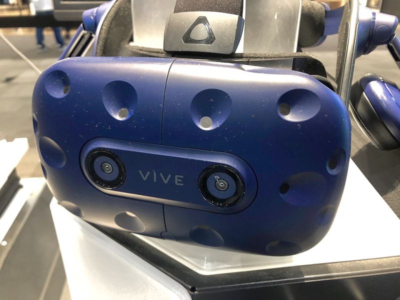 File:Vive Pro Eye.jpg