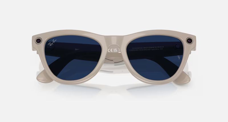 File:Ray-ban meta ai glasses skyler64.jpg