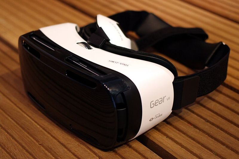 File:Samsung Gear VR.jpg